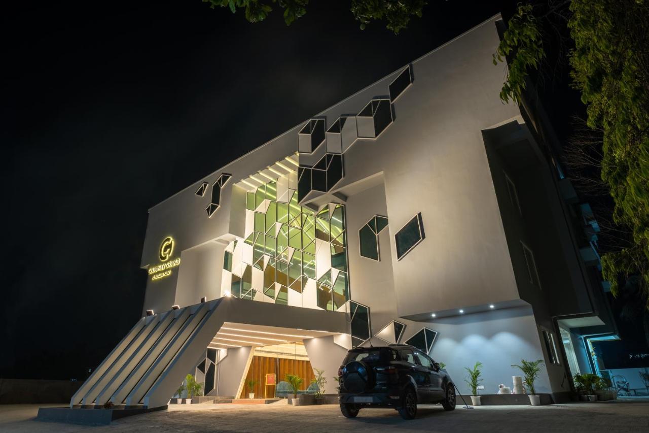 Clubway Grand A Boutique Hotel Jorhāt المظهر الخارجي الصورة