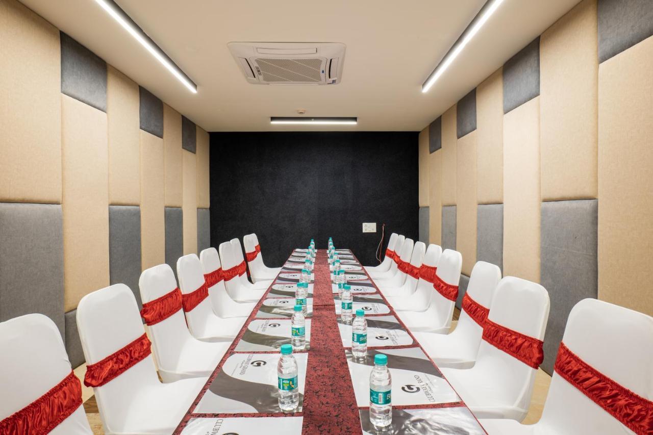 Clubway Grand A Boutique Hotel Jorhāt المظهر الخارجي الصورة
