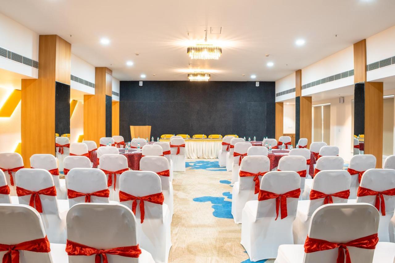 Clubway Grand A Boutique Hotel Jorhāt المظهر الخارجي الصورة