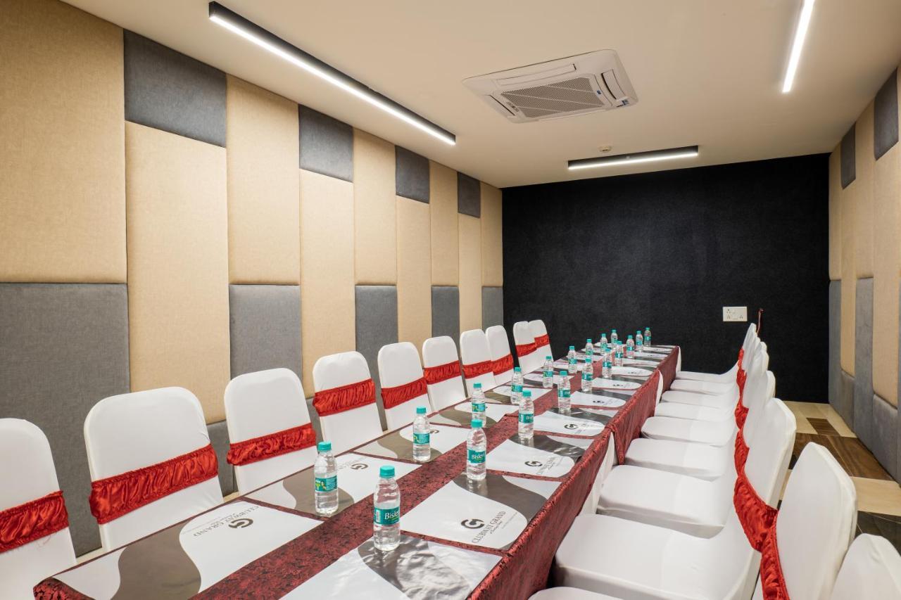 Clubway Grand A Boutique Hotel Jorhāt المظهر الخارجي الصورة