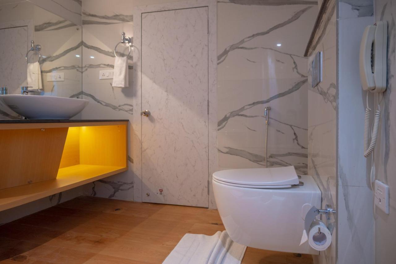 Clubway Grand A Boutique Hotel Jorhāt المظهر الخارجي الصورة