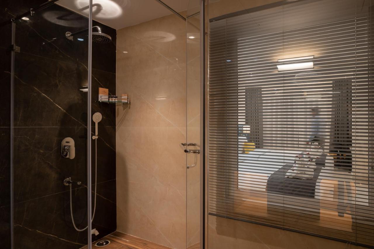 Clubway Grand A Boutique Hotel Jorhāt المظهر الخارجي الصورة
